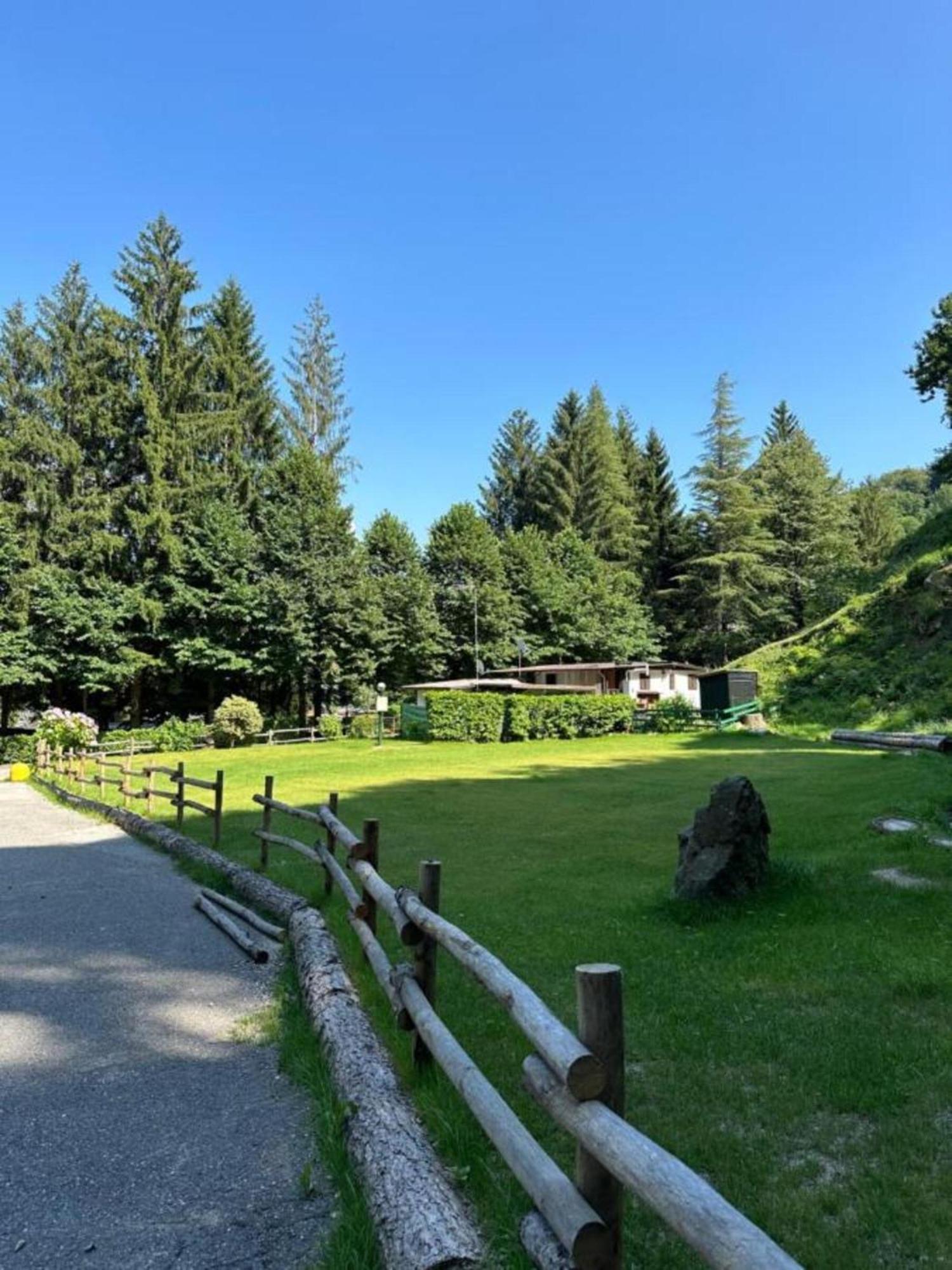 Campeggio Madonna Del Ghisallo Oliveto Lario Buitenkant foto